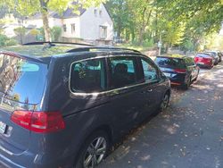 Grau Gebraucht 2012 VW Sharan Trendline Van / Kleinbus | 13.500 € (Teuer)