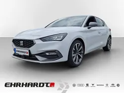 Weiß Neu 2025 Seat Leon FR Limousine | 32.990 € (Etwas zu teuer)