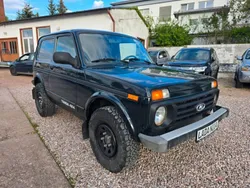 Grün Gebraucht 2017 Lada Taiga SUV | 8.899 € (Fairer Preis)
