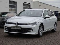 Weiß Gebraucht 2024 VW Golf VIII Life Kombi | 27.700 € (Fairer Preis)