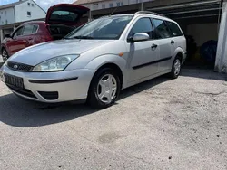 Grau Gebraucht 2003 Ford Focus Ghia Limousine | 1.200 € (Superpreis)