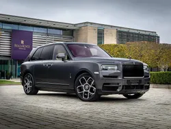 Grau Gebraucht 2024 Rolls Royce Cullinan SUV | 422.450 €
