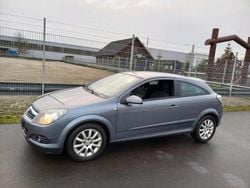 Grau Gebraucht 2005 Opel Astra GTC Limousine | 1.850 € (Etwas zu teuer)