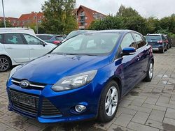 Blau Gebraucht 2014 Ford Focus Ambiente Limousine | 7.950 €