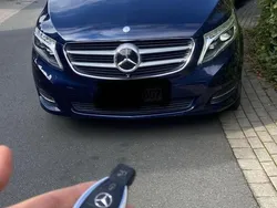 Blau Gebraucht 2015 Mercedes V250 Van / Kleinbus | 42.500 €