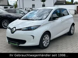 Weiß Gebraucht 2015 Renault Zoe Life Kleinwagen | 5.990 € (Fairer Preis)