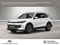 Weiß Gebraucht 2024 VW Tiguan Elegance SUV | 38.338 € (Etwas zu teuer)