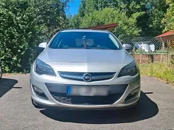 Silber Gebraucht 2012 Opel Astra Sport Kombi | 3.800 € (Fairer Preis)