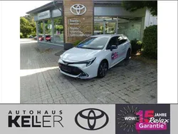 Grau Neu 2025 Toyota Corolla Limousine | 35.590 € (Etwas zu teuer)