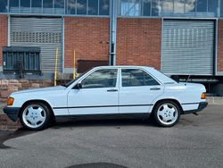 Weiß Gebraucht 1987 Mercedes 190 Limousine | 5.550 €