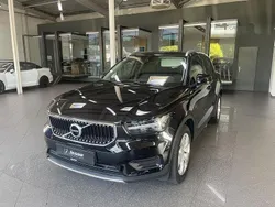 Onyx black / metallic Gebraucht 2021 Volvo XC40 Momentum SUV | 27.990 € (Guter Preis)