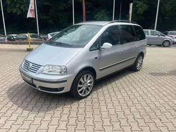 Reflexsilber Gebraucht 2008 VW Sharan Trendline Van / Kleinbus | 9.500 €