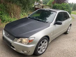 Gold Gebraucht 2000 Lexus IS200 Limousine | 2.450 €