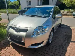 Silber Gebraucht 2009 Toyota Auris Limousine | 5.500 € (Fairer Preis)