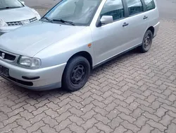 Grau Gebraucht 1999 Seat Cordoba Kombi | 500 €