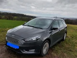 Grau Gebraucht 2017 Ford Focus Kombi | 7.490 € (Fairer Preis)