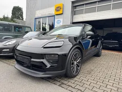 Schwarz Gebraucht 2025 Porsche Macan SUV | 82.850 €