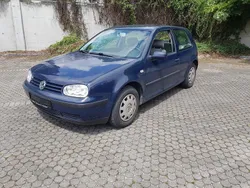 Blau Gebraucht 2002 VW Golf IV Kleinwagen | 680 € (Guter Preis)