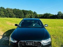Schwarz Gebraucht 2012 Audi A4 S-Line Kombi | 12.500 € (Etwas zu teuer)