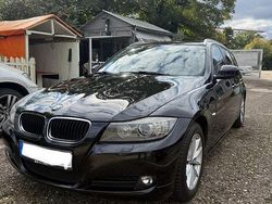 Schwarz Gebraucht 2011 BMW 320 Exclusive Kombi | 8.100 € (Fairer Preis)