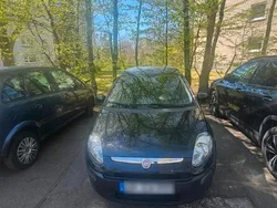 Schwarz Gebraucht 2012 Fiat Punto Kleinwagen | 2.000 €