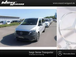 Silber Gebraucht 2023 Mercedes Vito Van / Kleinbus | 60.490 €