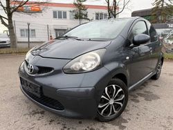 Grau Gebraucht 2006 Toyota Aygo Kleinwagen | 2.490 € (Teuer)