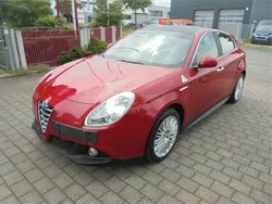Rot Gebraucht 2016 Alfa Romeo Giulietta Turismo Kleinwagen | 11.900 € (Guter Preis)