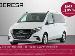 Arktikweiß Gebraucht 2024 Mercedes V220 Style Van / Kleinbus | 53.940 € (Fairer Preis)