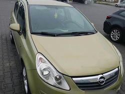 Grün Gebraucht 2006 Opel Corsa Limousine | 1.595 € (Fairer Preis)