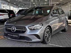 Metalliclack mountaingrau Gebraucht 2024 Mercedes B180 Progressive Van / Kleinbus | 29.480 € (Superpreis)