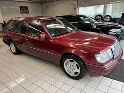 Rot Gebraucht 1992 Mercedes E300 Elegance Kombi | 9.990 €