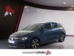 Blau Gebraucht 2024 VW Golf VIII GTE Limousine | 39.850 € (Superpreis)