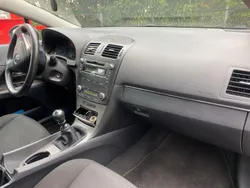 Silber Gebraucht 2010 Toyota Avensis Limousine | 7.500 € (Etwas zu teuer)