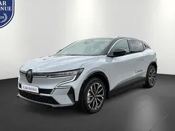 Grau Gebraucht 2025 Renault Mégane Iconic Limousine | 39.000 € (Fairer Preis)