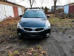 Schwarz Gebraucht 2011 Kia Ceed Sportswagon Kombi | 5.500 € (Fairer Preis)