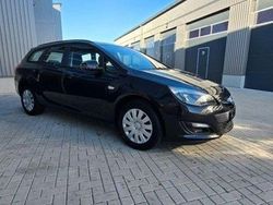 Schwarz Gebraucht 2016 Opel Astra Selection Kombi | 5.500 € (Fairer Preis)