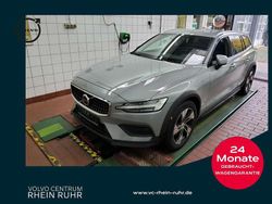 Grau Gebraucht 2023 Volvo V60 CC Plus Kombi | 36.850 € (Guter Preis)