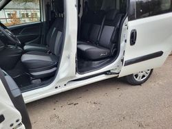 Weiß Gebraucht 2016 Fiat Doblò Van / Kleinbus | 10.900 €