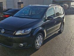 Deep black perleffekt Gebraucht 2015 VW Touran Highline Van / Kleinbus | 17.500 € (Fairer Preis)