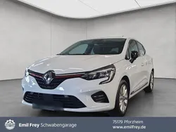 Weiß Gebraucht 2020 Renault Clio V Intens Limousine | 17.850 € (Fairer Preis)