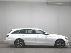 Weiss Gebraucht 2020 Mercedes E220 Avantgarde Limousine | 21.480 € (Superpreis)
