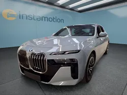 Grau Gebraucht 2024 BMW 740 Limousine | 91.349 € (Guter Preis)
