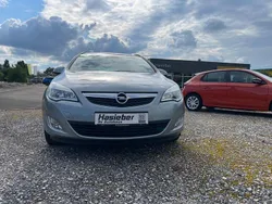 Silber Gebraucht 2011 Opel Astra Design Edition Kombi | 5.700 € (Etwas zu teuer)