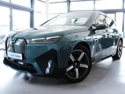 Blau Gebraucht 2021 BMW iX Sport Line SUV | 51.449 € (Fairer Preis)