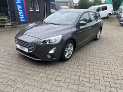 Grau Gebraucht 2019 Ford Focus Cool & Connect Limousine | 16.400 € (Fairer Preis)