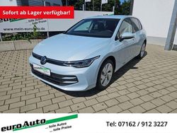 Blau Neu 2026 VW Golf Life Limousine | 28.990 € (Superpreis)