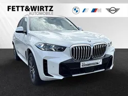 Mineralweiss metallic Gebraucht 2024 BMW X5 M Sport SUV | 76.490 € (Superpreis)