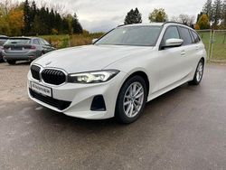 Weiß Gebraucht 2023 BMW 320 Shadowline Kombi | 31.990 € (Guter Preis)