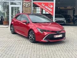 Karminarot metallic Gebraucht 2019 Toyota Corolla | 18.450 € (Guter Preis)